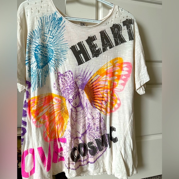 Magnolia Pearl Heart collage tee  **sold out** - Picture 2 of 6